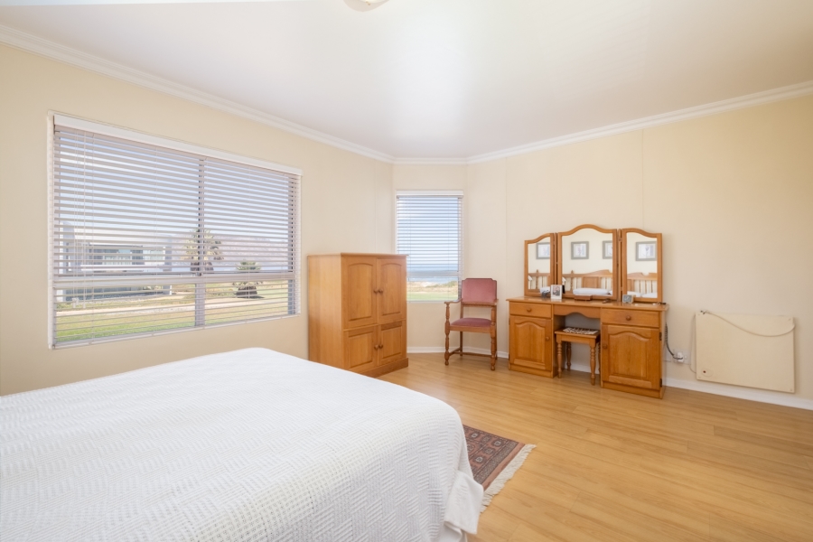 4 Bedroom Property for Sale in Greenways Golf Estate Western Cape